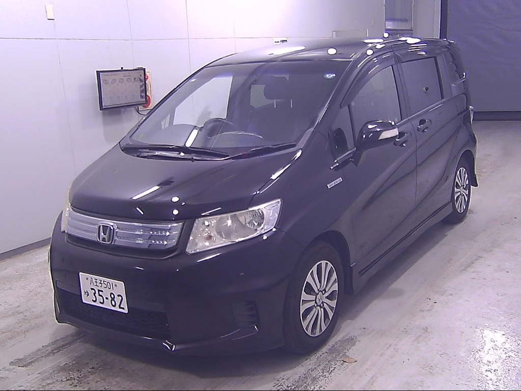 HONDA FREED SPIKE