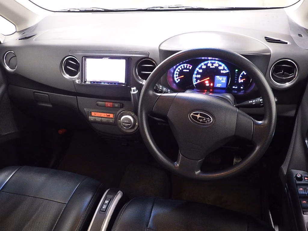 SUBARU LUCRA