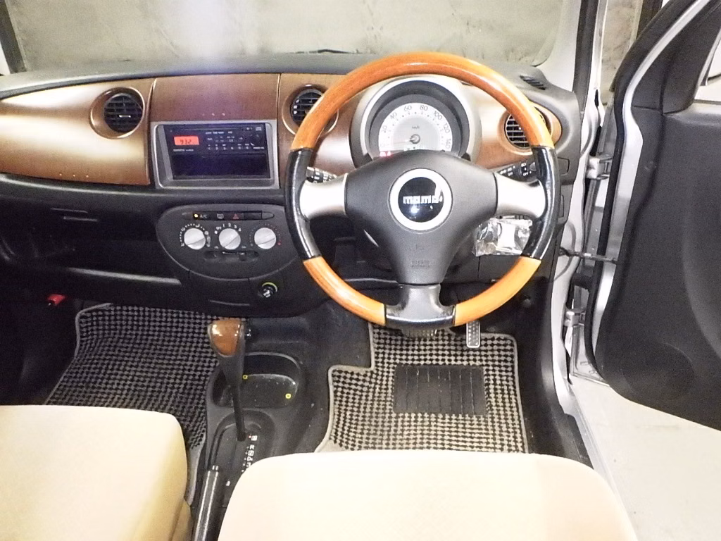 DAIHATSU MIRA GINO
