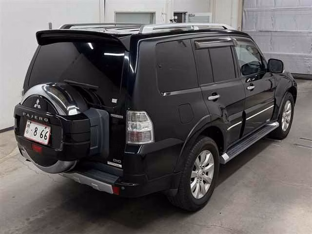 MITSUBISHI PAJERO