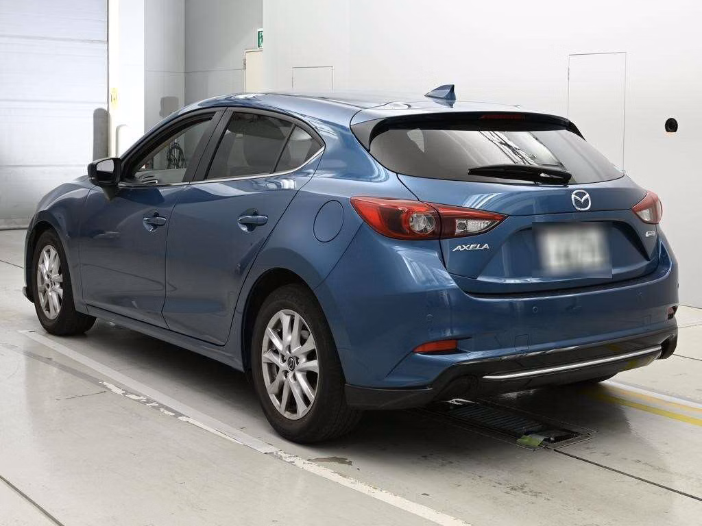 MAZDA AXELA