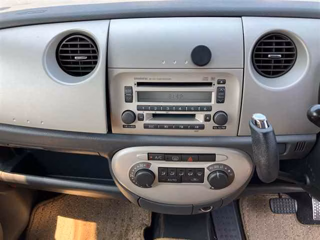 DAIHATSU MOVE LATTE