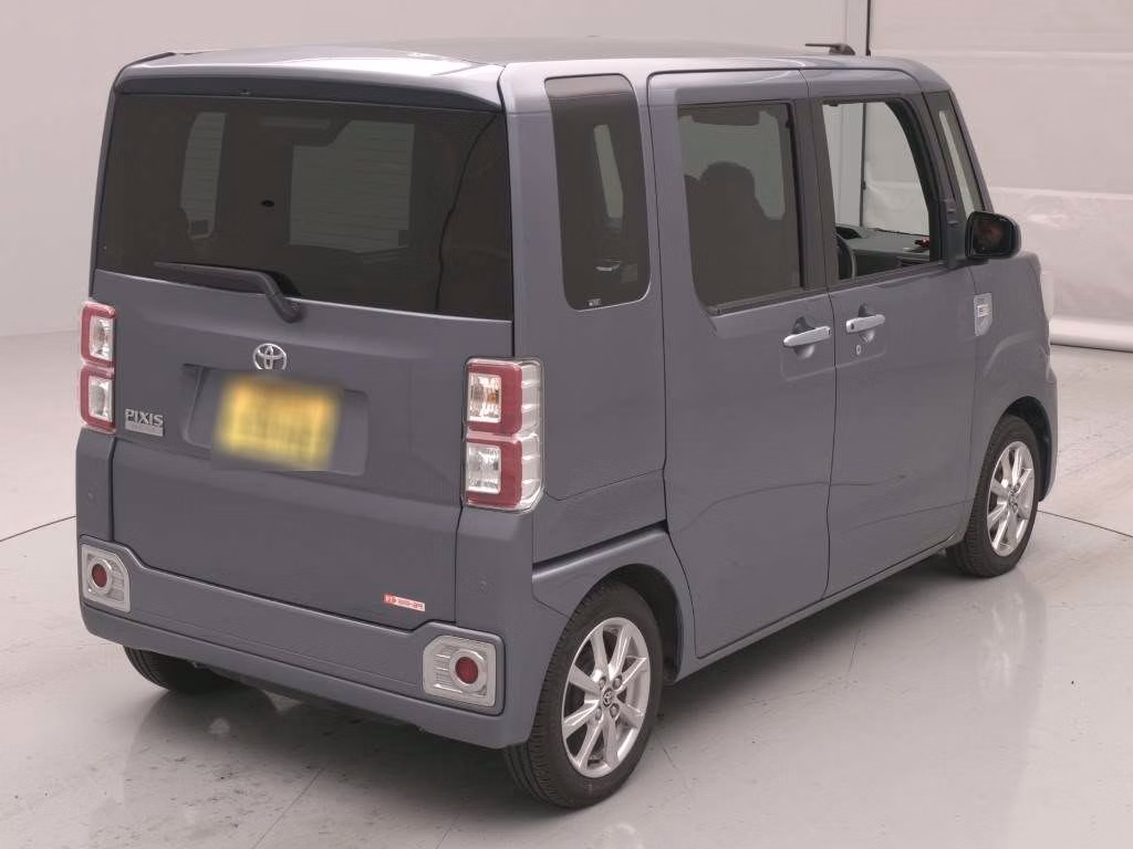 TOYOTA PIXIS MEGA
