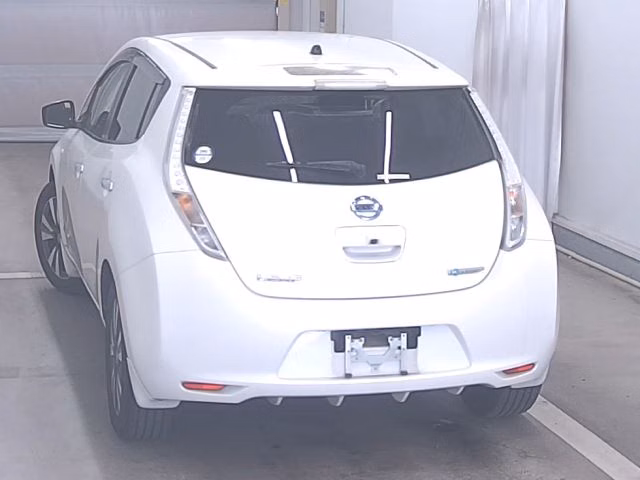 NISSAN LEAF