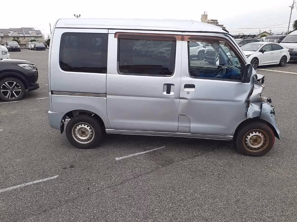 TOYOTA PIXIS VAN