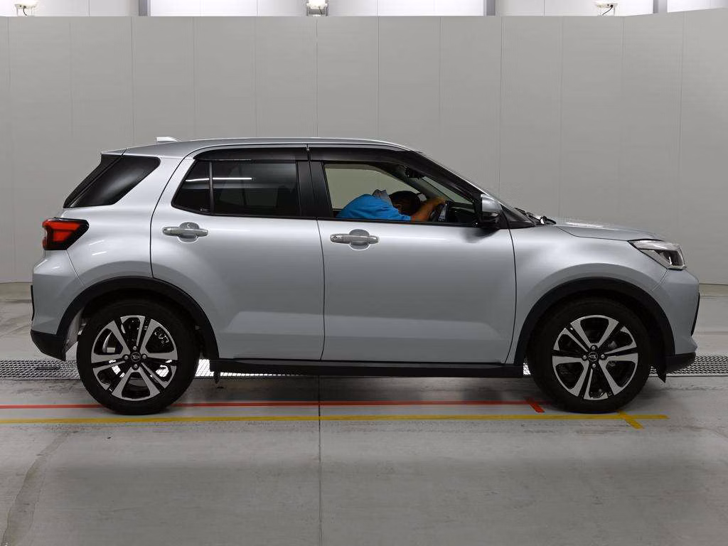 DAIHATSU ROCKY