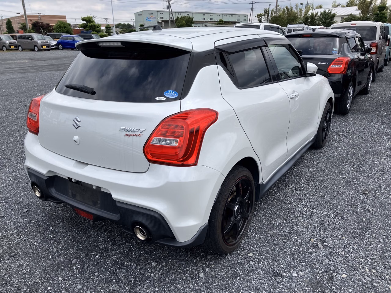 SUZUKI SWIFT