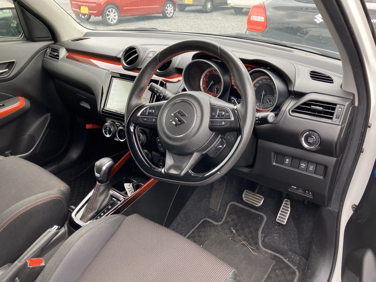 SUZUKI SWIFT