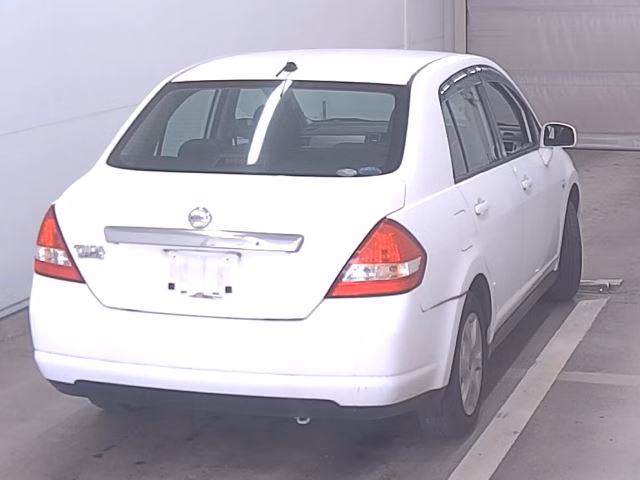 NISSAN TIIDA LATIO
