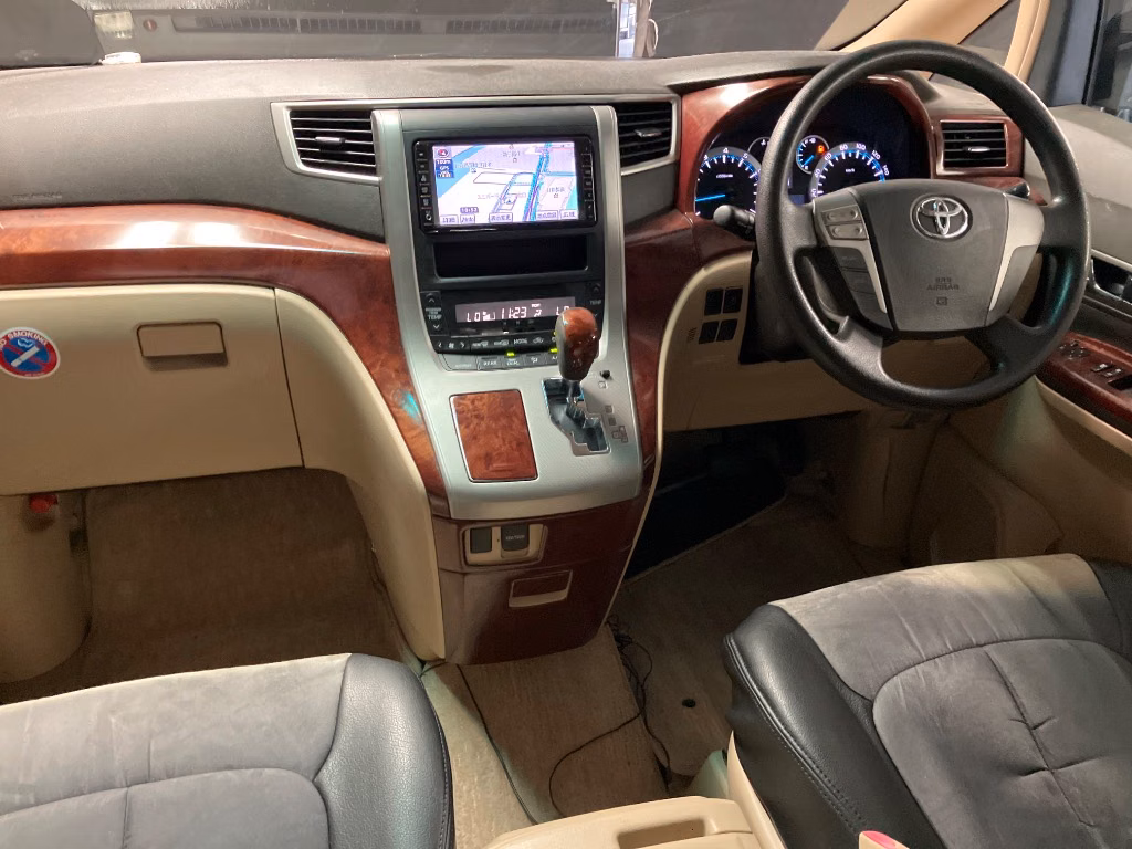 TOYOTA VELLFIRE