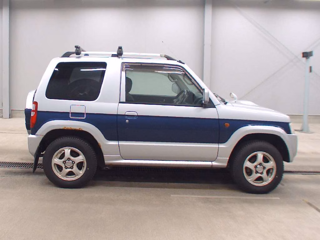 MITSUBISHI PAJERO MINI