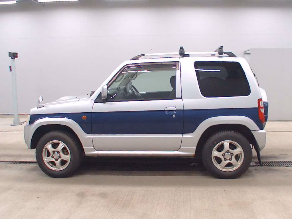 MITSUBISHI PAJERO MINI