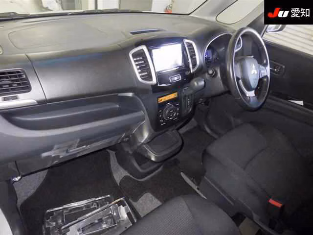 MITSUBISHI DELICA D:2