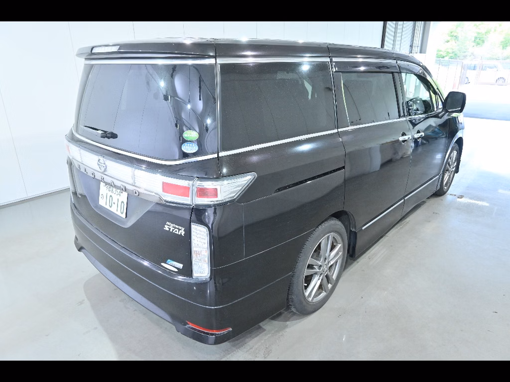 NISSAN ELGRAND