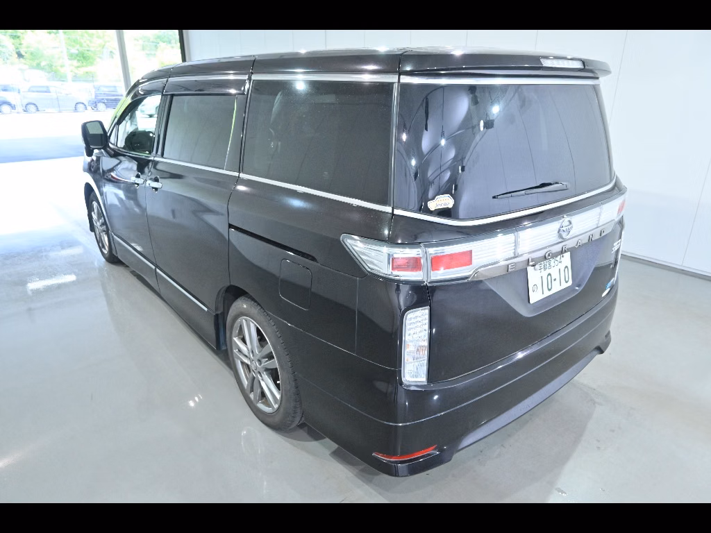 NISSAN ELGRAND