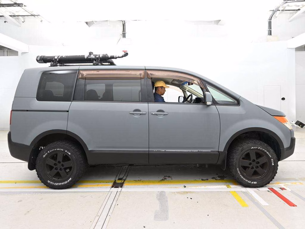 MITSUBISHI DELICA D:5