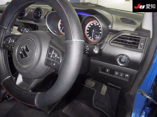 SUZUKI SWIFT