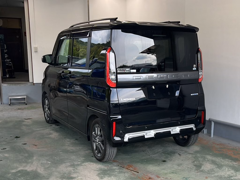 MITSUBISHI DELICA MINI