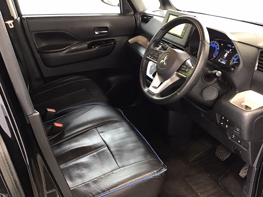 MITSUBISHI DELICA MINI