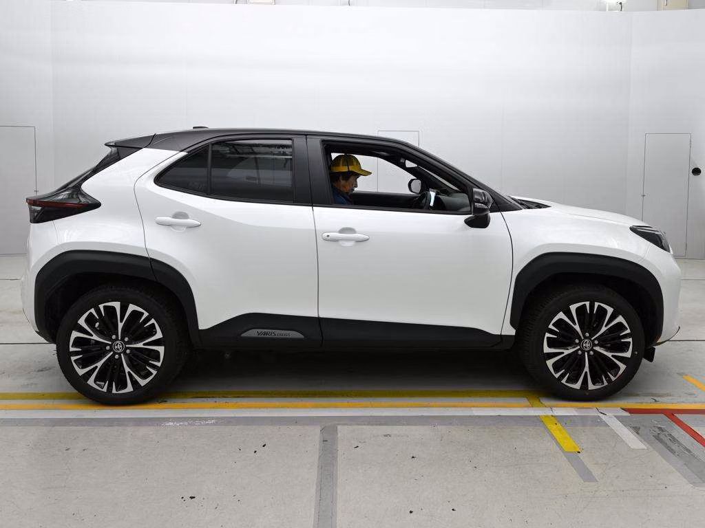 TOYOTA YARIS CROSS