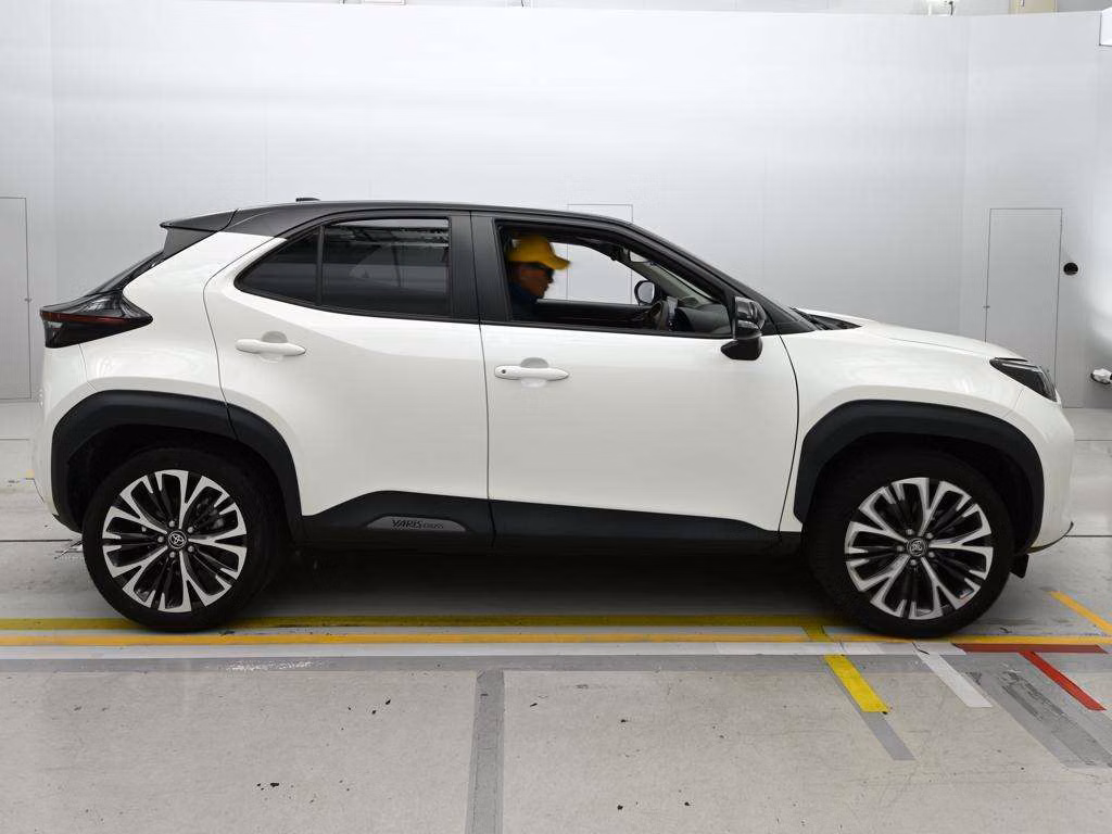 TOYOTA YARIS CROSS