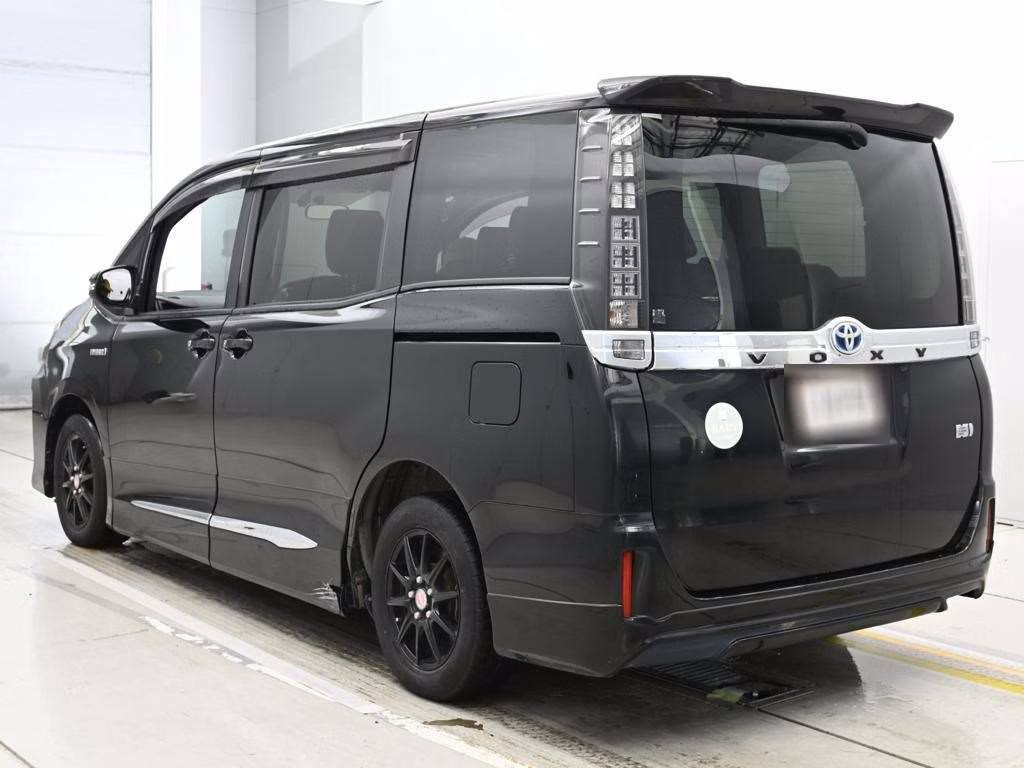 TOYOTA VOXY