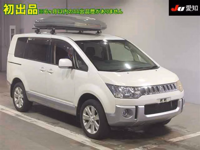 MITSUBISHI DELICA D:5