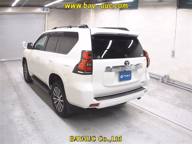 TOYOTA LAND CRUISER PRADO
