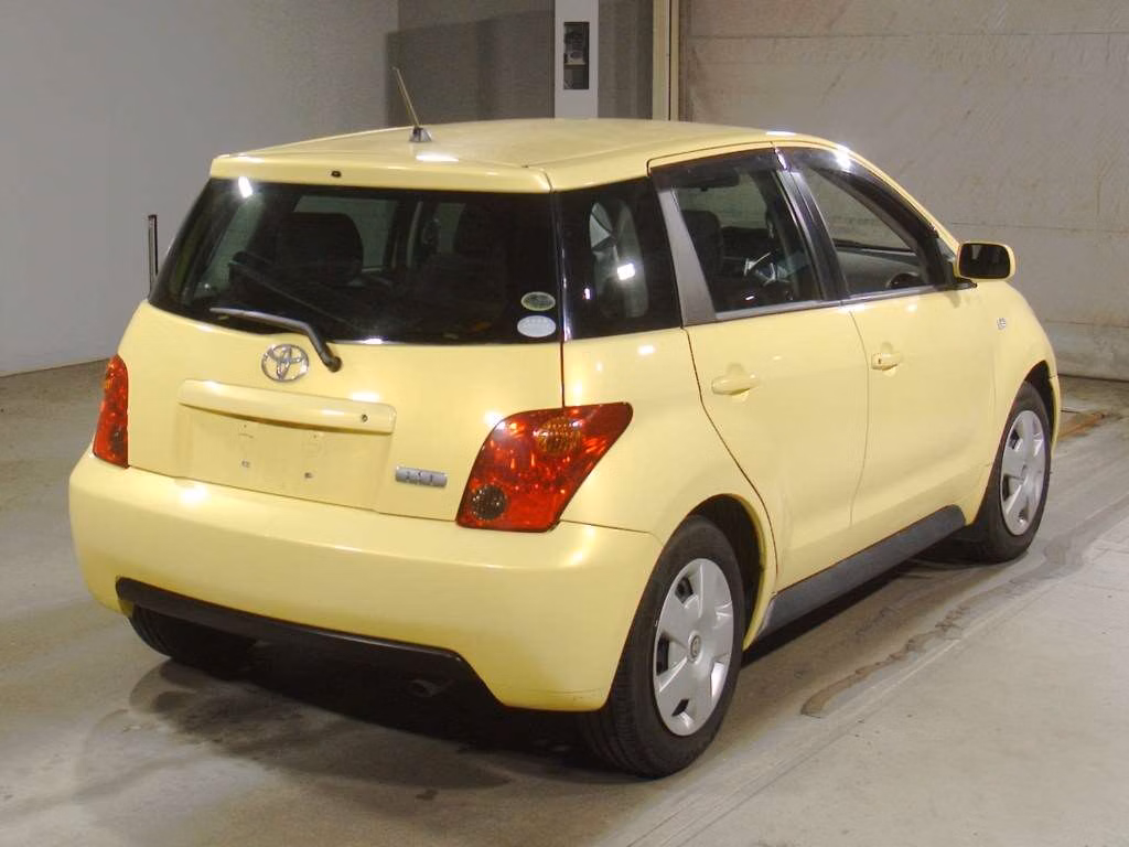 TOYOTA IST