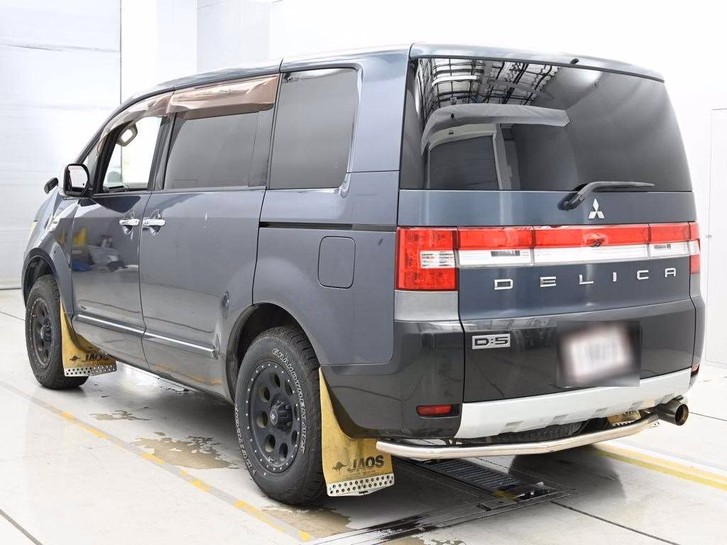 MITSUBISHI DELICA D:5