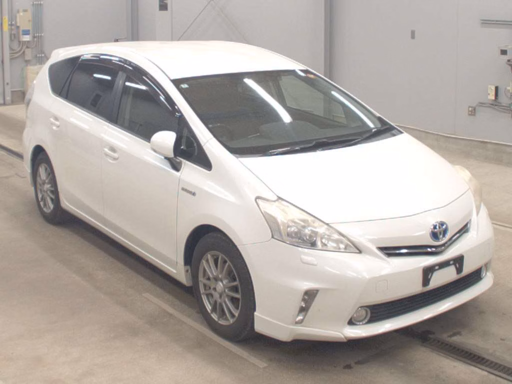 TOYOTA PRIUS ALPHA