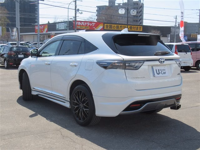 TOYOTA HARRIER