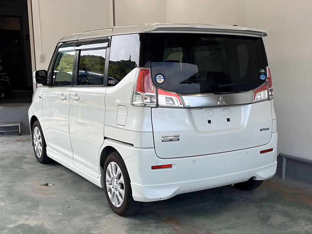 MITSUBISHI DELICA D:2