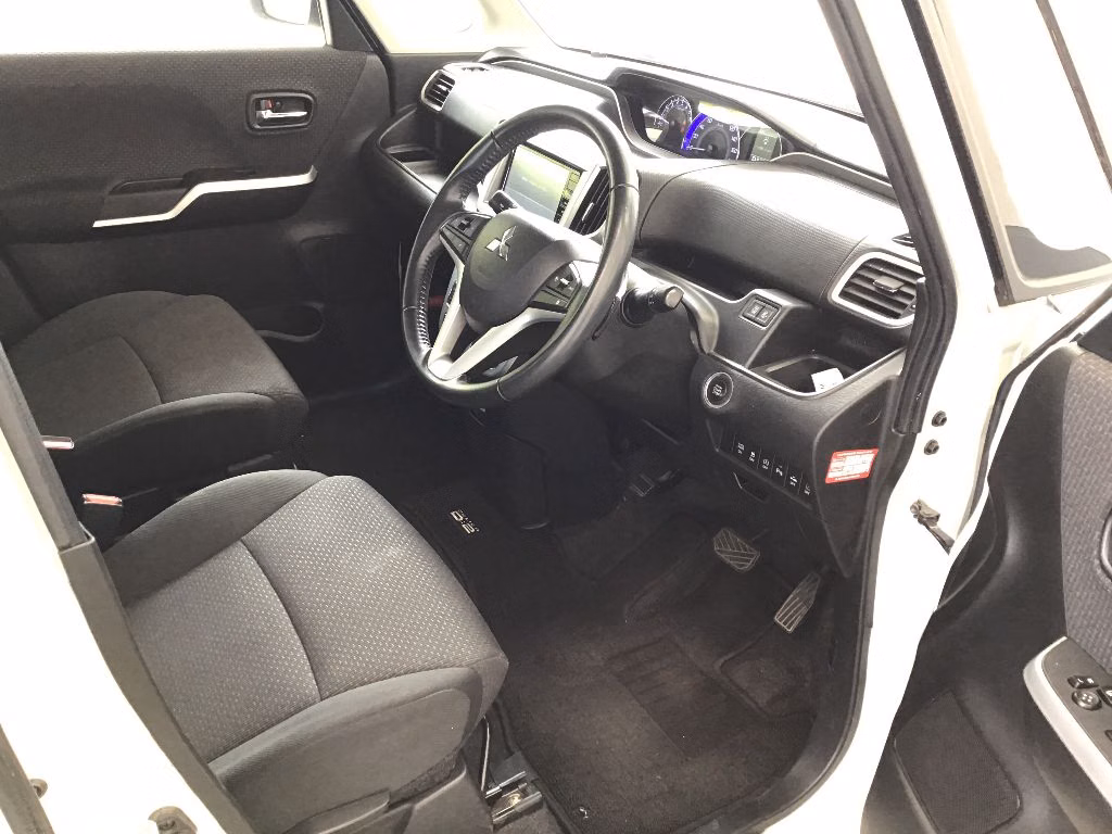 MITSUBISHI DELICA D:2