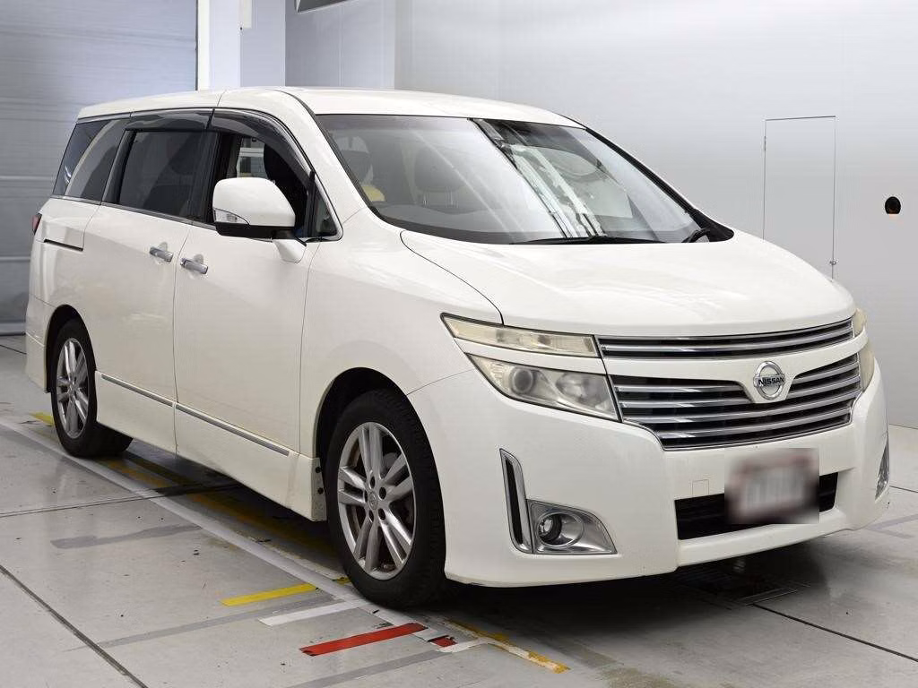 NISSAN ELGRAND