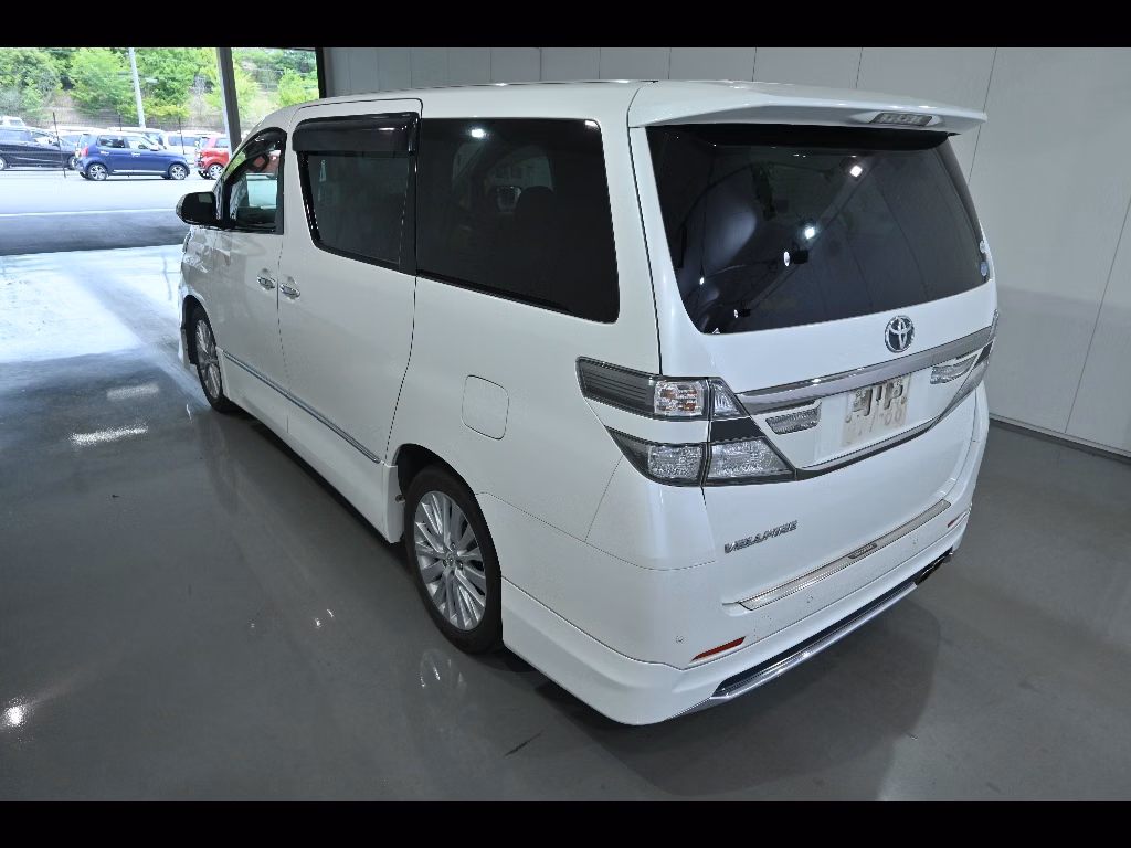 TOYOTA VELLFIRE