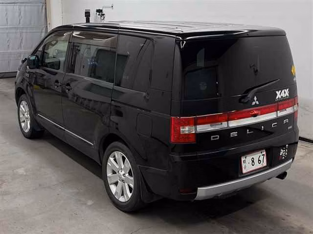 MITSUBISHI DELICA D:5