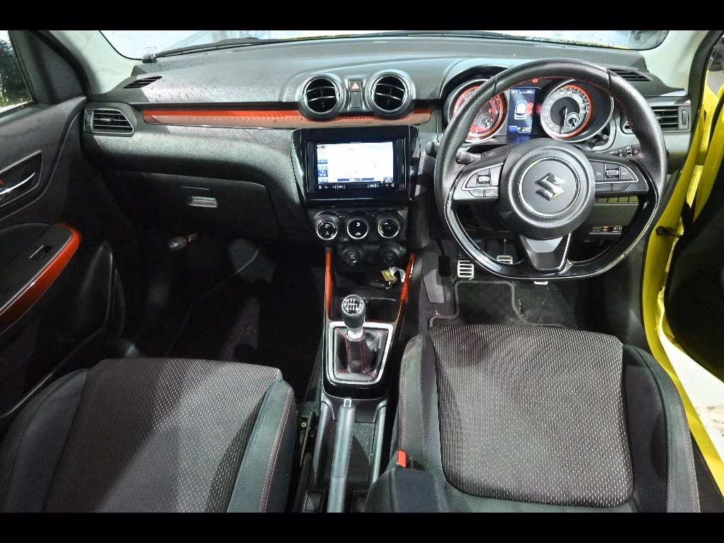 SUZUKI SWIFT
