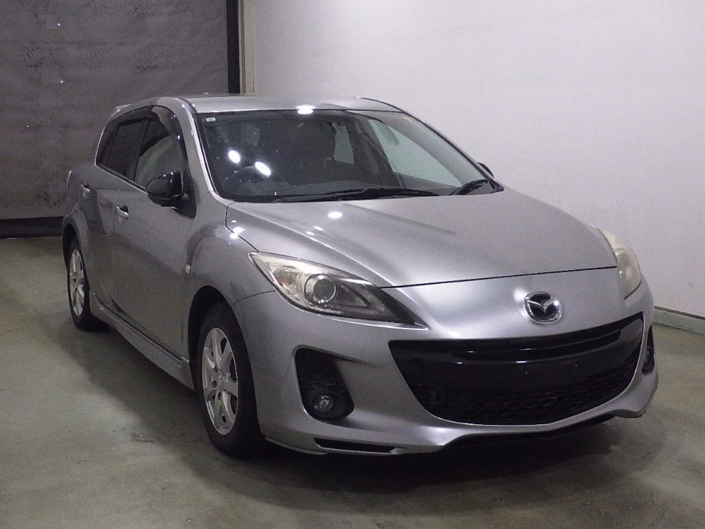 MAZDA AXELA