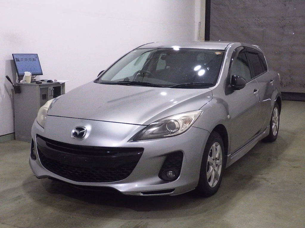 MAZDA AXELA