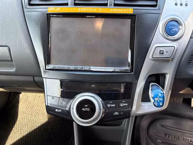 TOYOTA PRIUS ALPHA