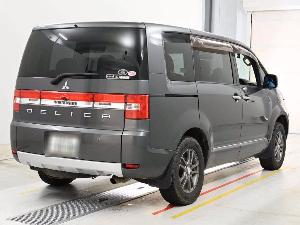 MITSUBISHI DELICA D:5