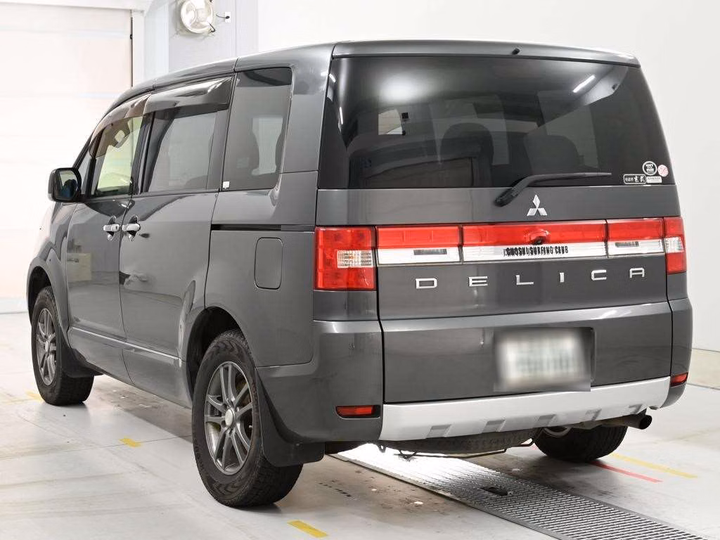 MITSUBISHI DELICA D:5