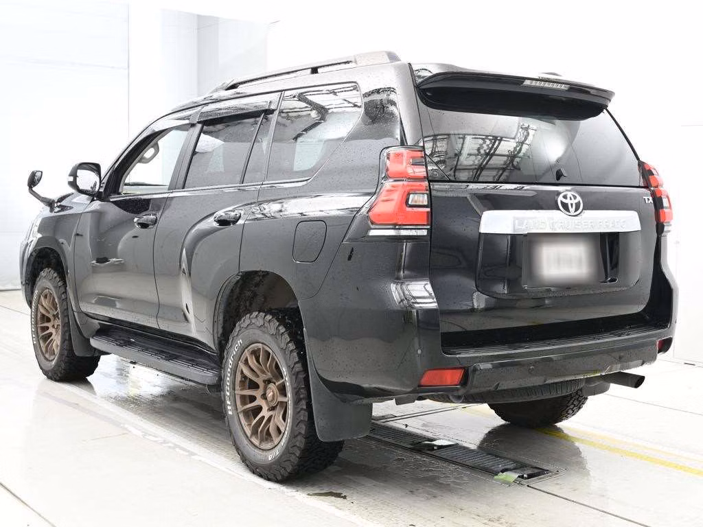 TOYOTA LAND CRUISER PRADO