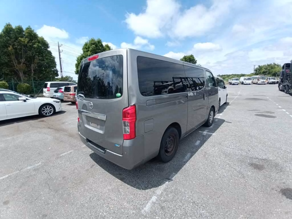 NISSAN NV350 CARAVAN