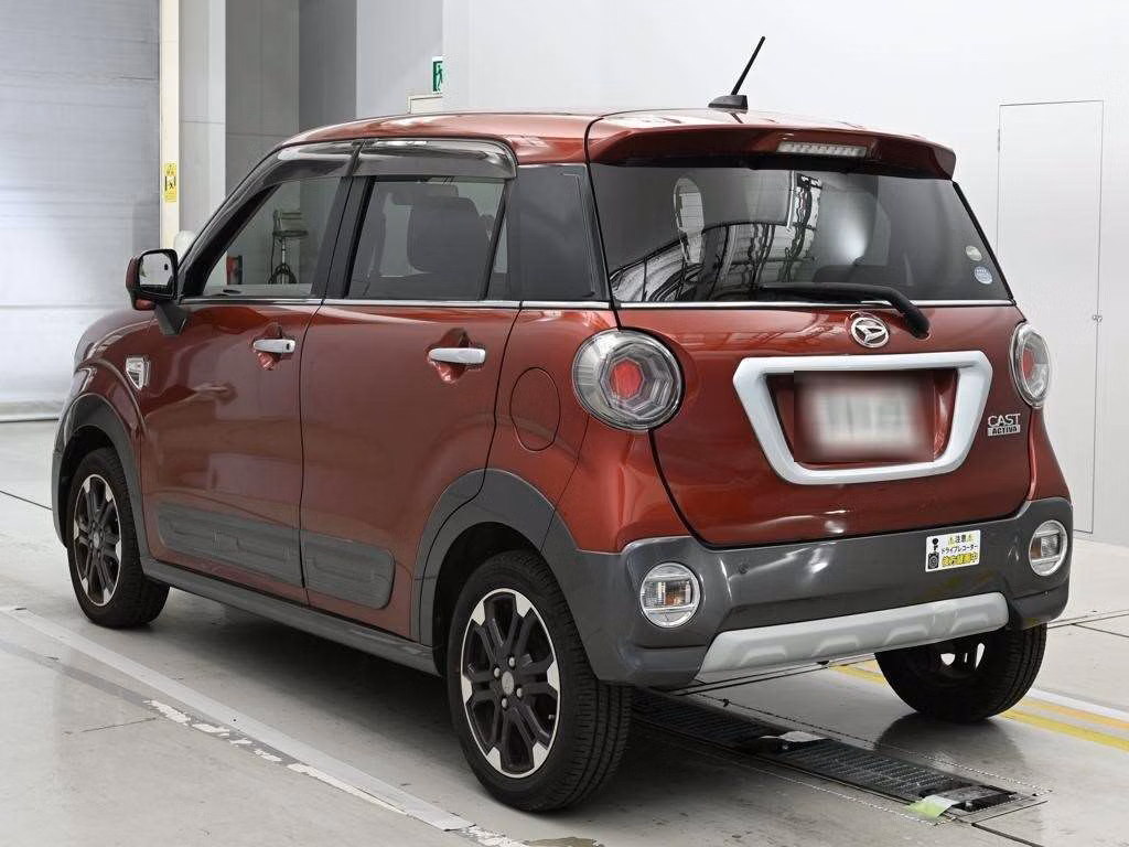 DAIHATSU CAST