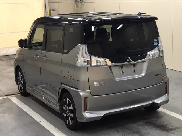 MITSUBISHI DELICA D:2
