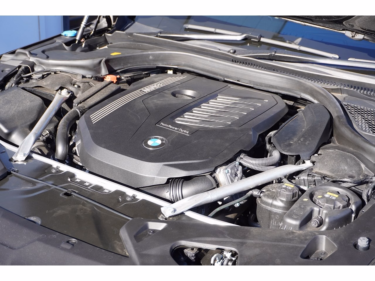BMW 8-SERIES