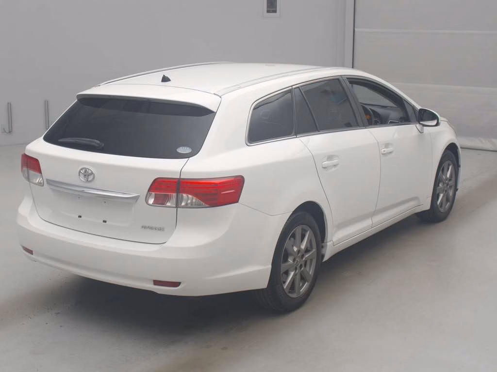 TOYOTA AVENSIS