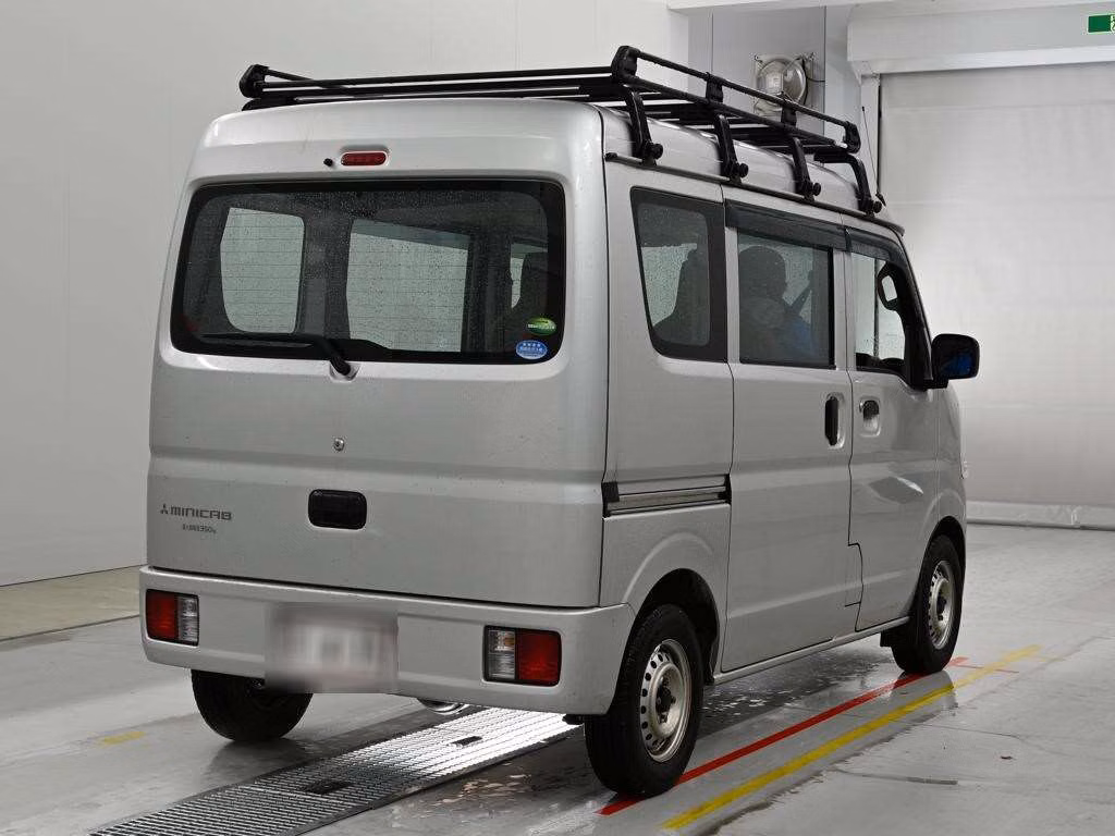 MITSUBISHI MINICAB